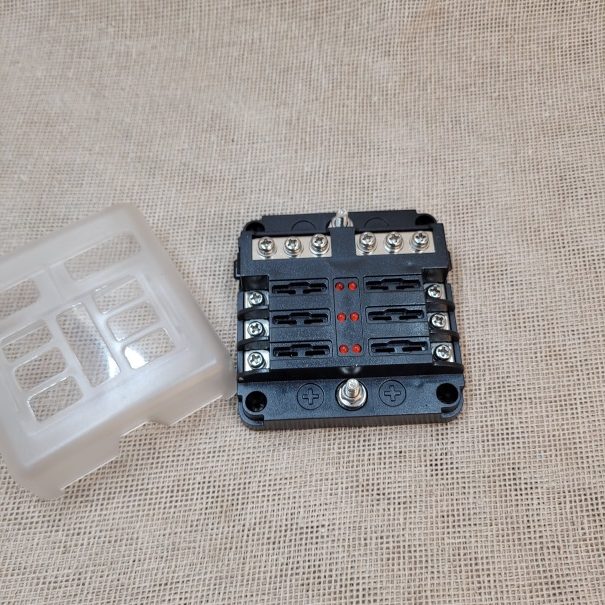 Caja de fusibles para coche, 150 Bs.