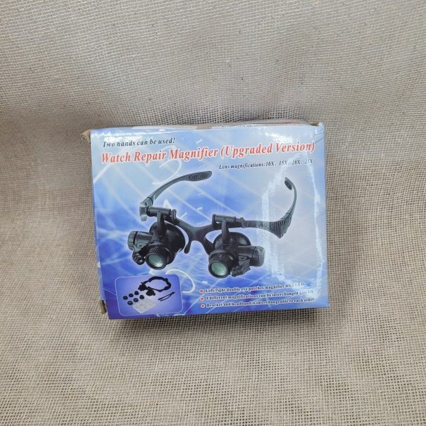 Lentes con aumento para manualidades, 100 Bs.